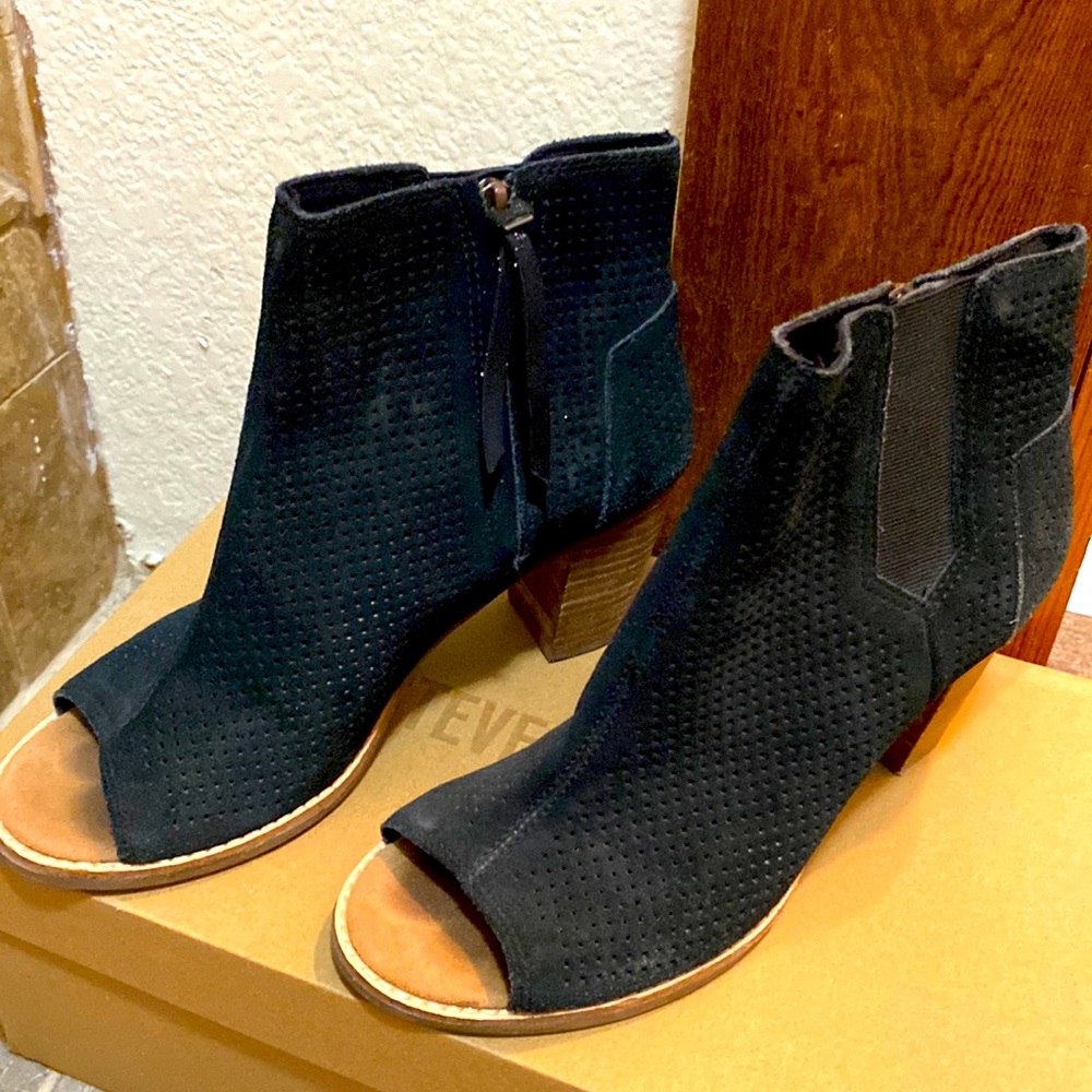 Beautiful toms shoes